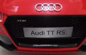 Aud_TTRS_ParrillaFrenteLogo